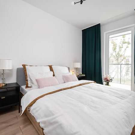 Manufaktura Residence - Apartamenty Prestiz Z Garazem Podziemnym I Dwoma Lazienkami วูดช์ ภายนอก รูปภาพ