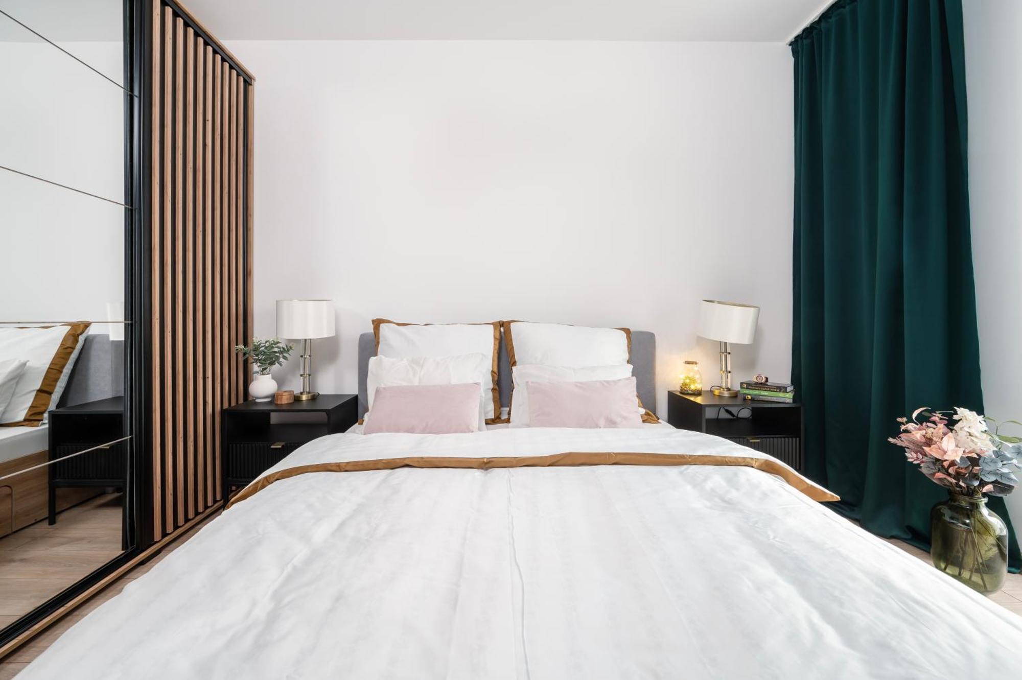 Manufaktura Residence - Apartamenty Prestiz Z Garazem Podziemnym I Dwoma Lazienkami วูดช์ ภายนอก รูปภาพ