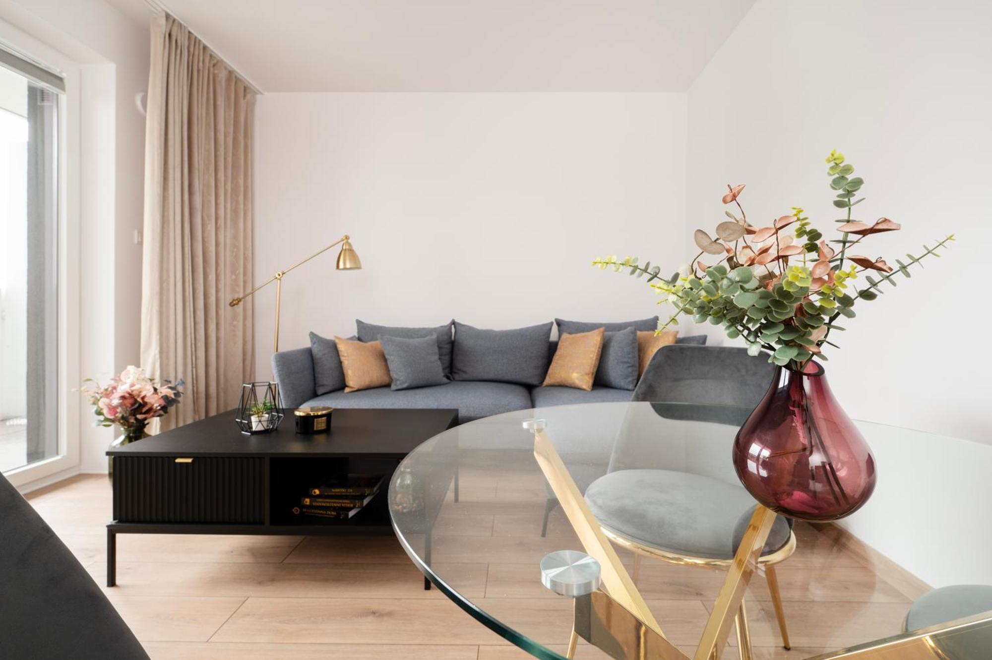 Manufaktura Residence - Apartamenty Prestiz Z Garazem Podziemnym I Dwoma Lazienkami วูดช์ ภายนอก รูปภาพ