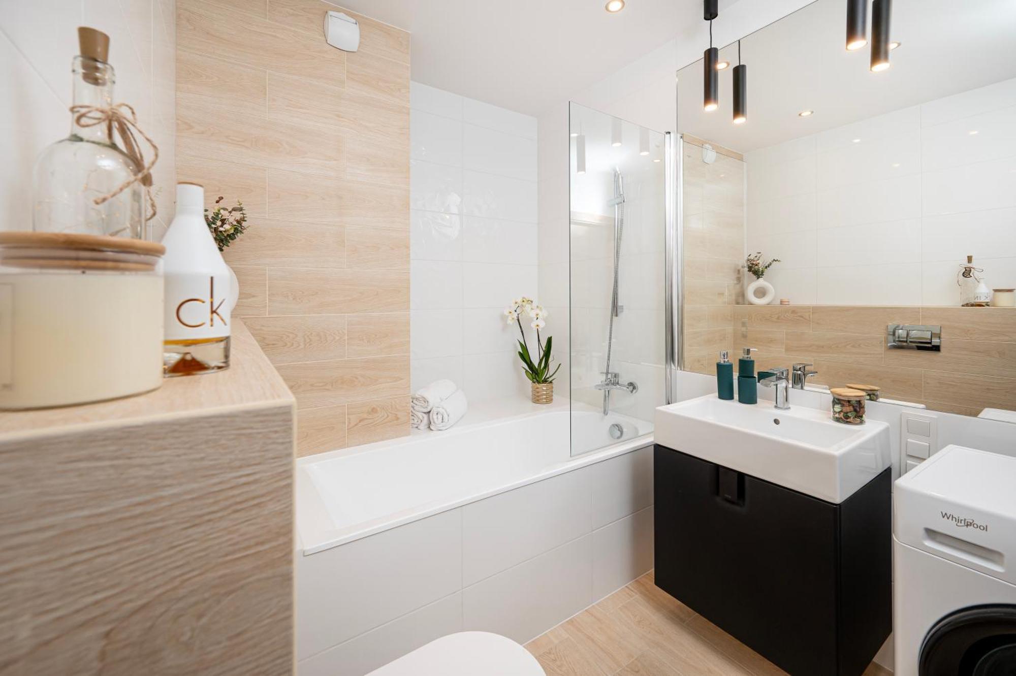 Manufaktura Residence - Apartamenty Prestiz Z Garazem Podziemnym I Dwoma Lazienkami วูดช์ ภายนอก รูปภาพ