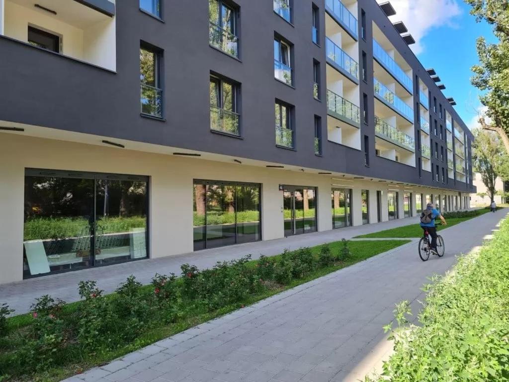 Manufaktura Residence - Apartamenty Prestiz Z Garazem Podziemnym I Dwoma Lazienkami วูดช์ ภายนอก รูปภาพ